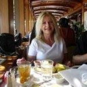 Meet your Posher, Lana